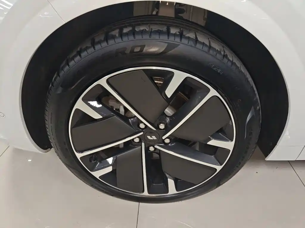 Li Auto Li L6 — миниатюра 23