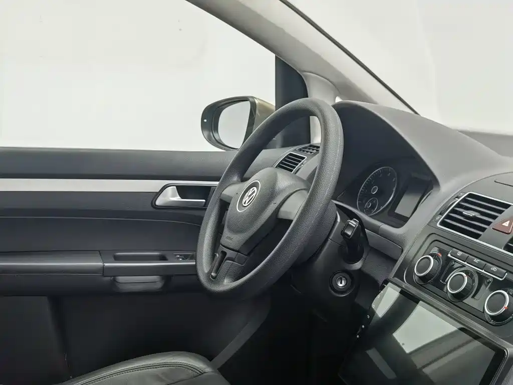Volkswagen Touran — миниатюра 22
