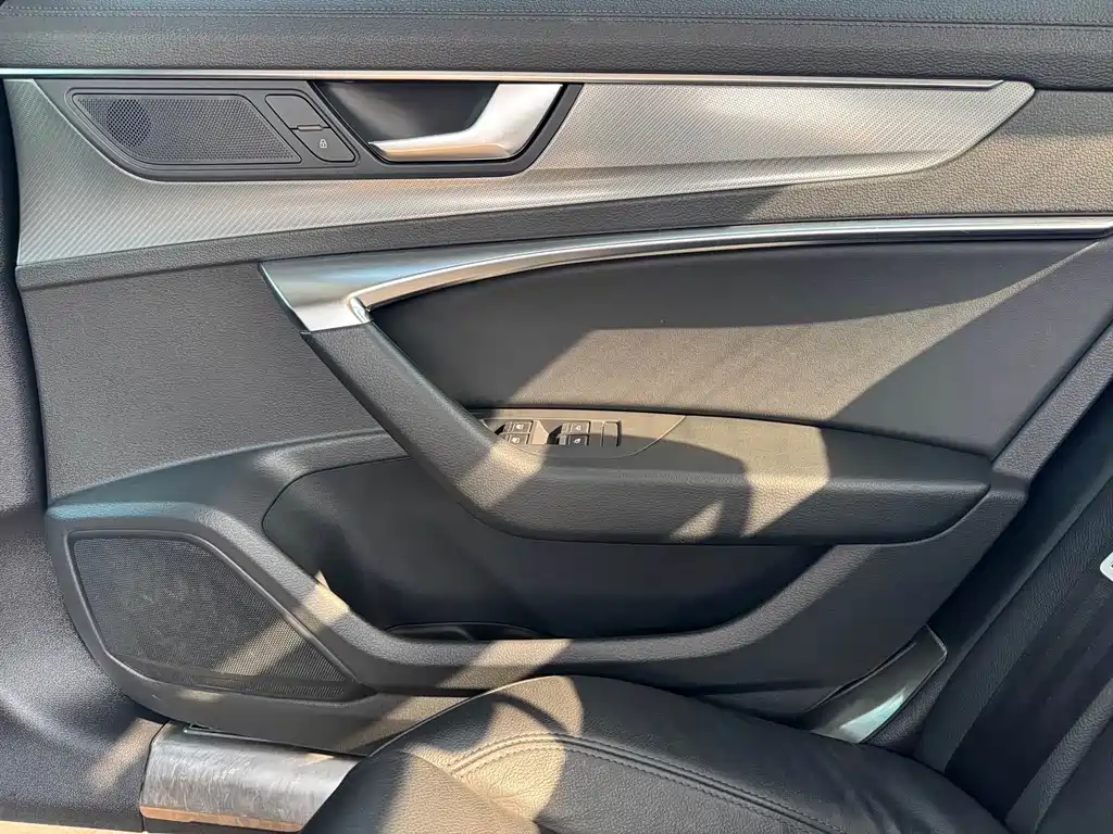 Audi A6L — миниатюра 18