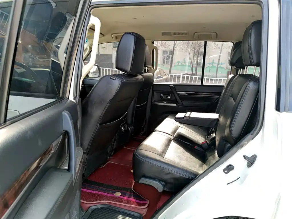 Mitsubishi Pajero (Import) Collection Edition 3.0L Auto Premium Offroad Edition, фото 10