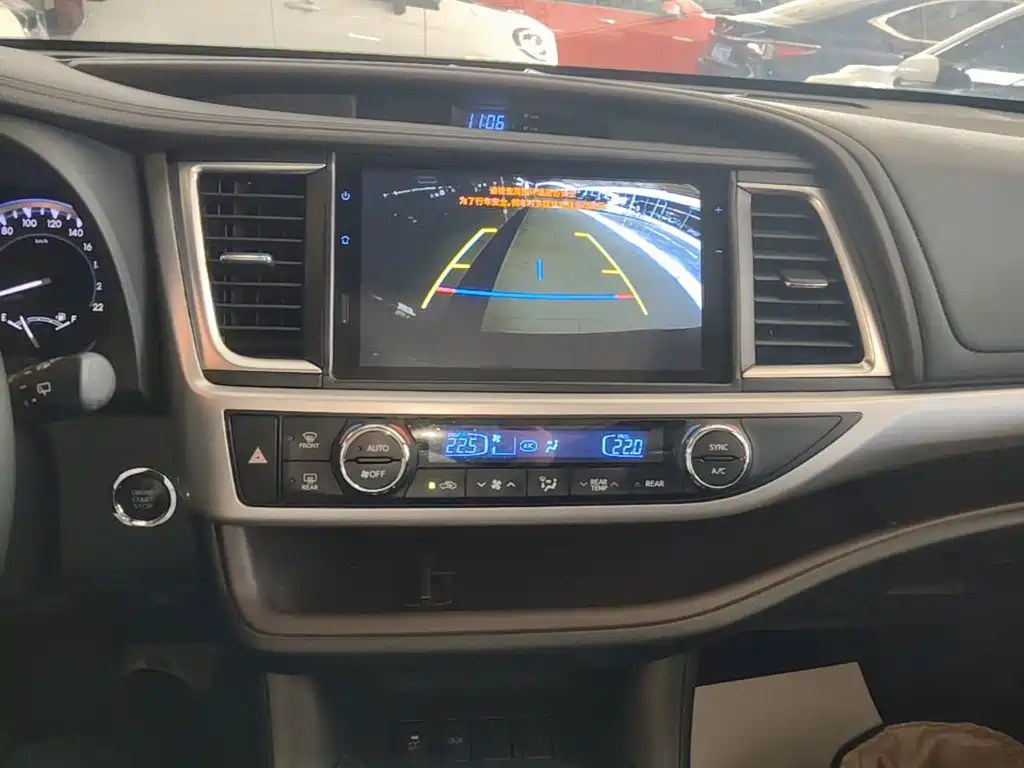 Toyota Highlander — миниатюра 9