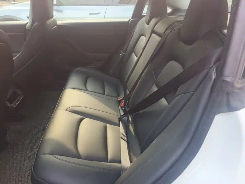 Tesla Model 3 — миниатюра 17