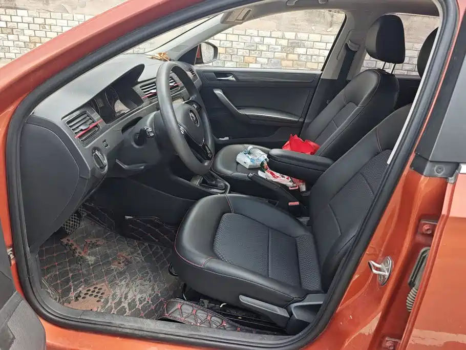 Volkswagen Santana — миниатюра 9