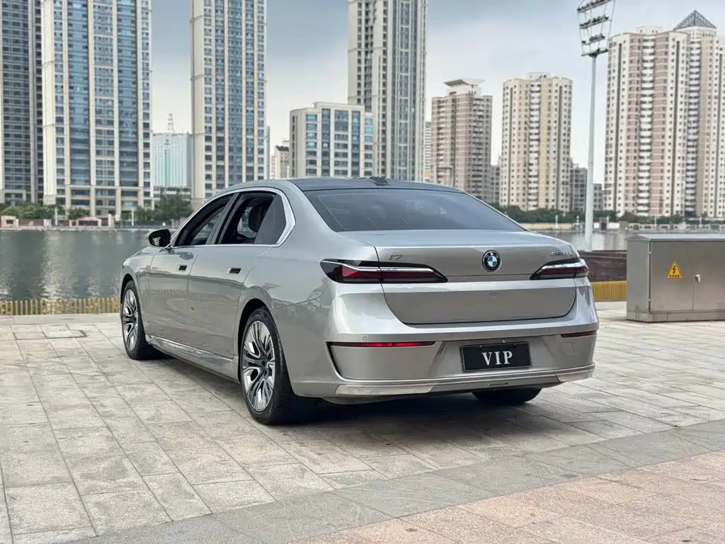 BMW i7 — миниатюра 7