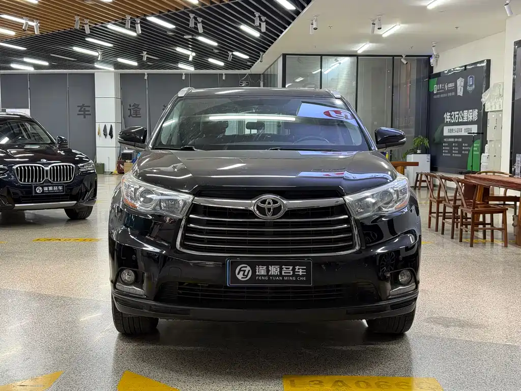 TOYOTA HIGHLANDER