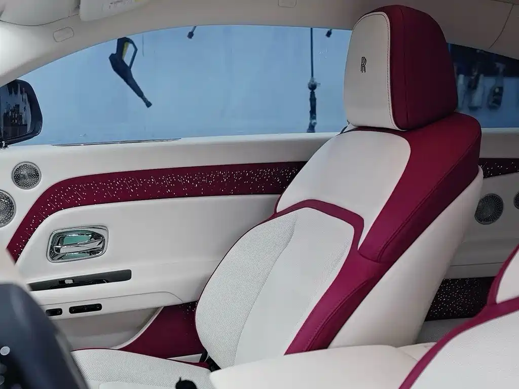 Rolls-Royce Phantom — миниатюра 8