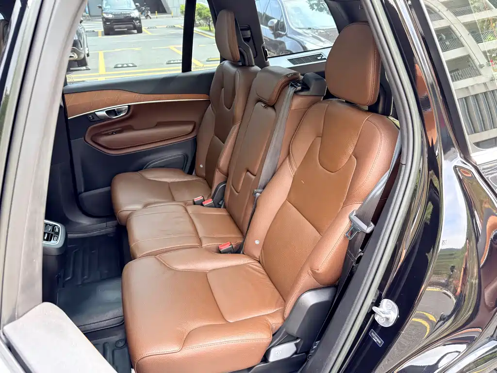 Volvo XC90 2023 B5 Luxury 7 мест