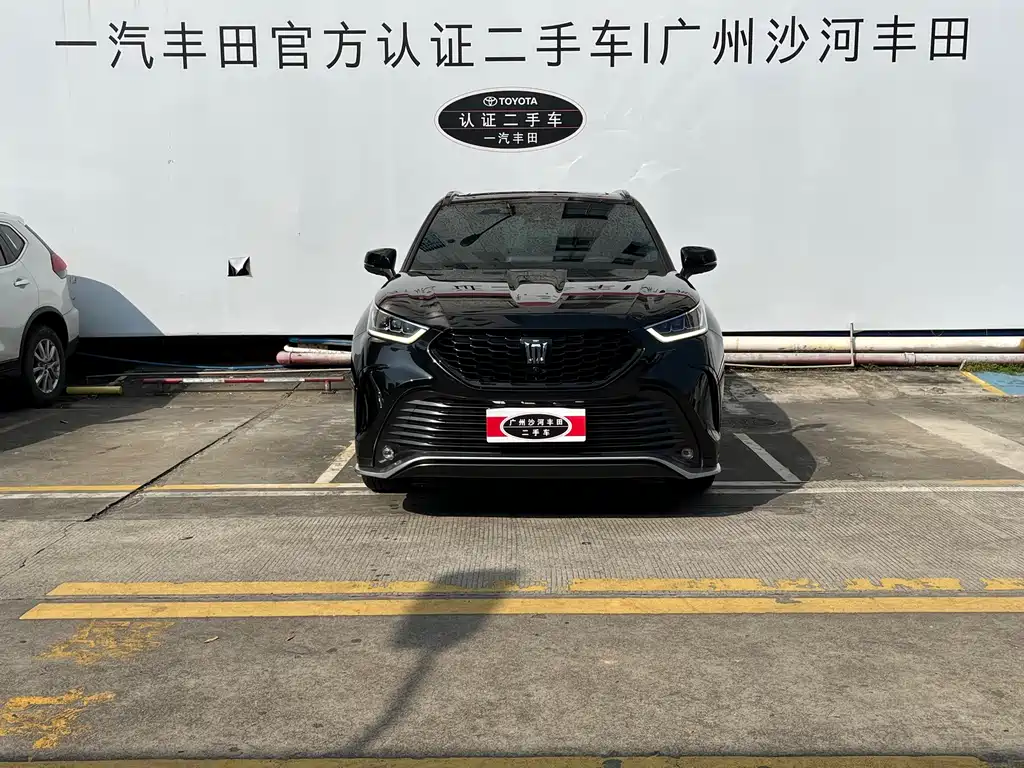 Toyota Crown Kluger — миниатюра 2