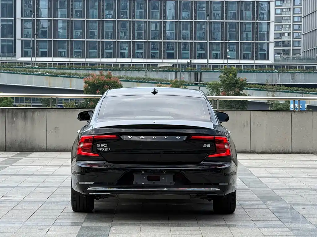 Volvo S90 — миниатюра 9