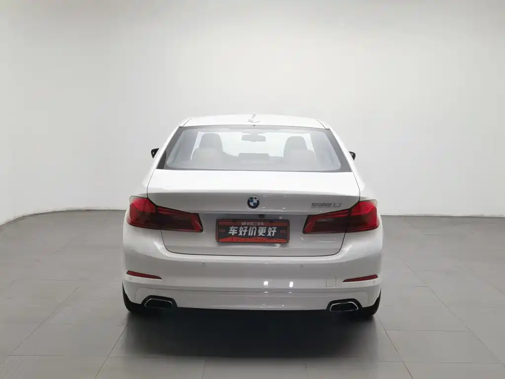 BMW 5 Series — миниатюра 4