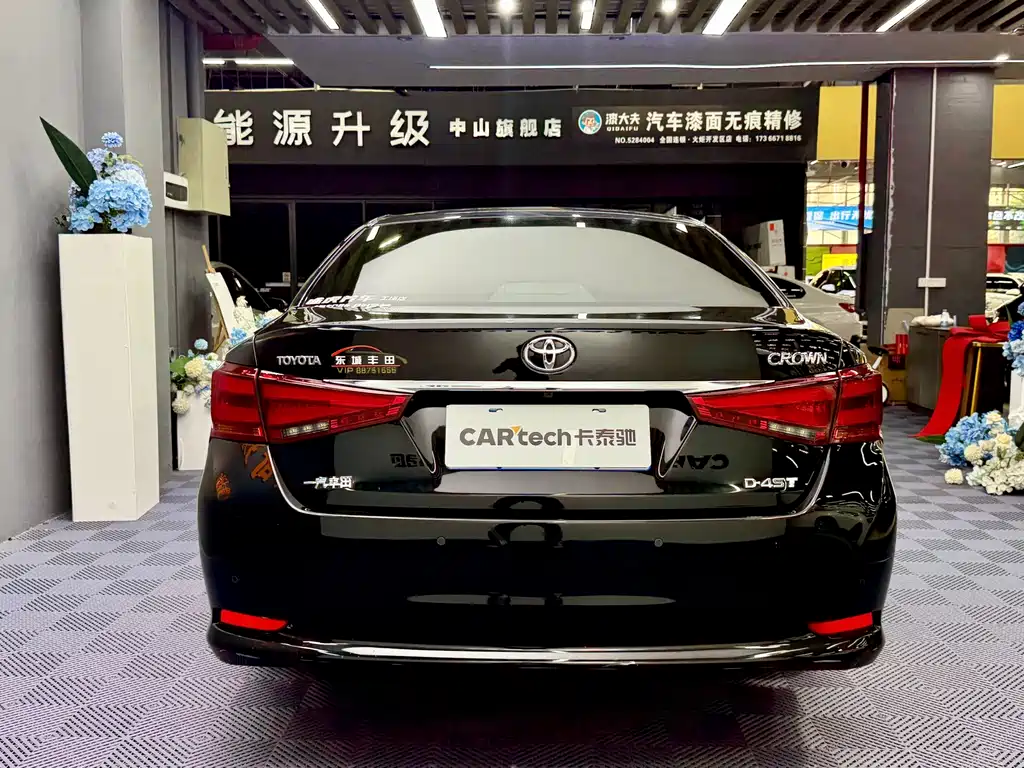 Toyota Crown — миниатюра 13