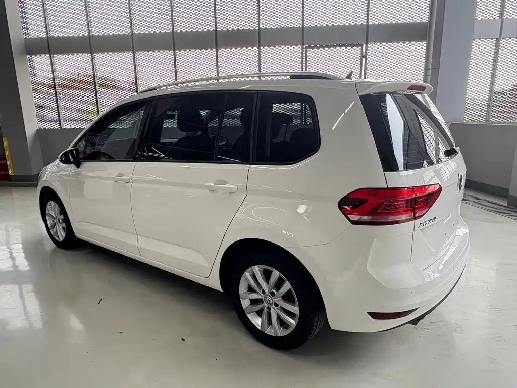 Volkswagen Touran — миниатюра 16