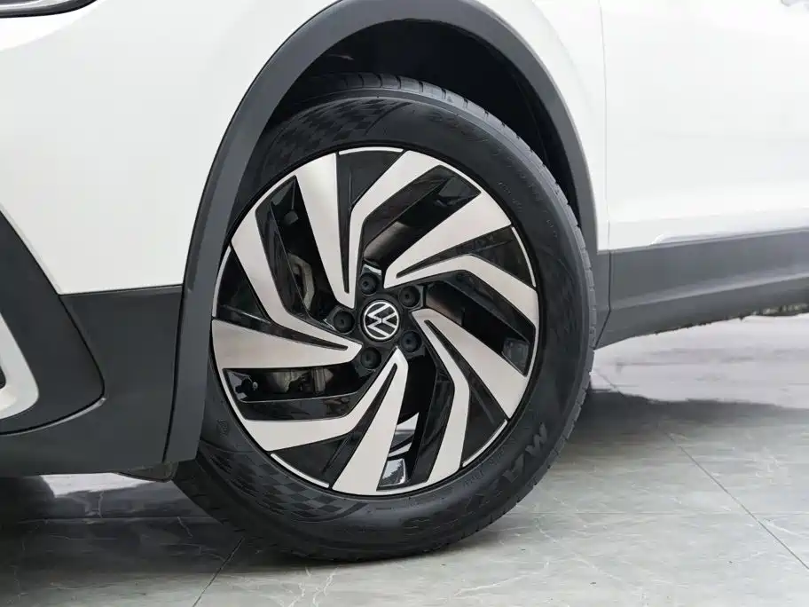 Volkswagen Tiguan L — миниатюра 3