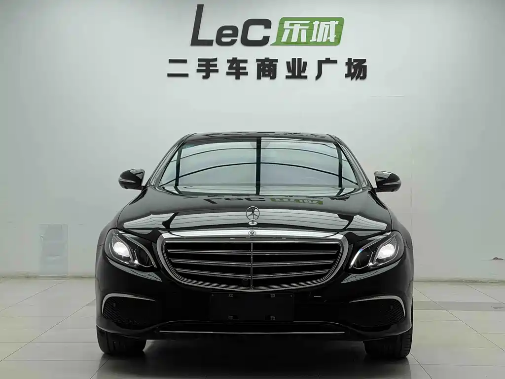 Mercedes-Benz E-Class — миниатюра 2