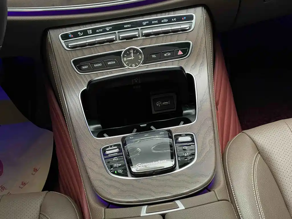 Mercedes-Benz E-Class — миниатюра 9