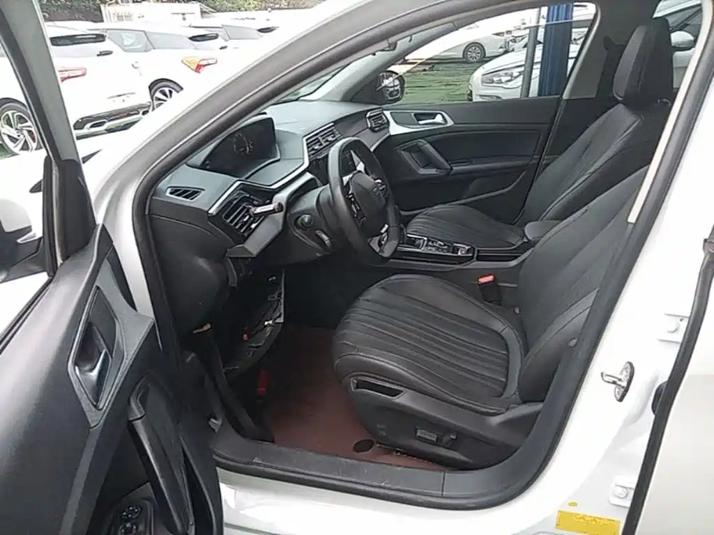 Peugeot 408 — миниатюра 16
