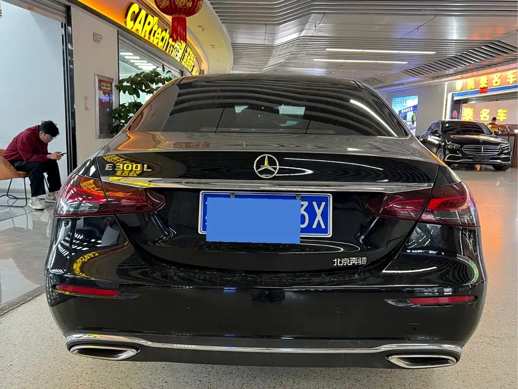 Mercedes-Benz E-Class — миниатюра 8