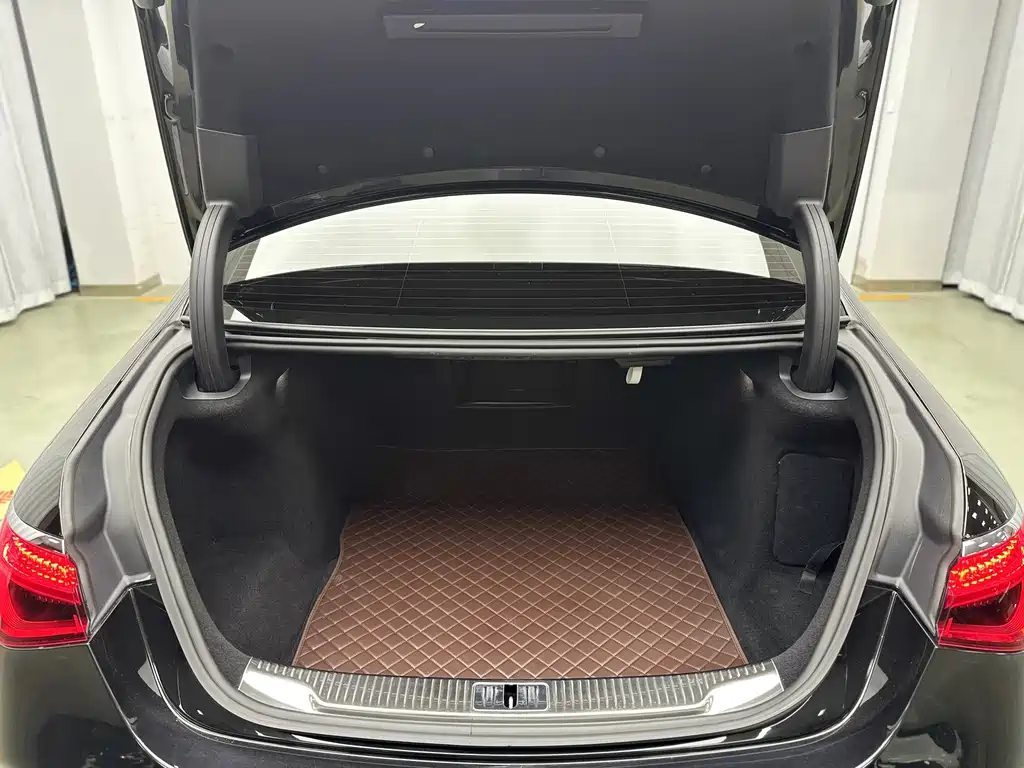 Mercedes-Benz S-Class — миниатюра 46