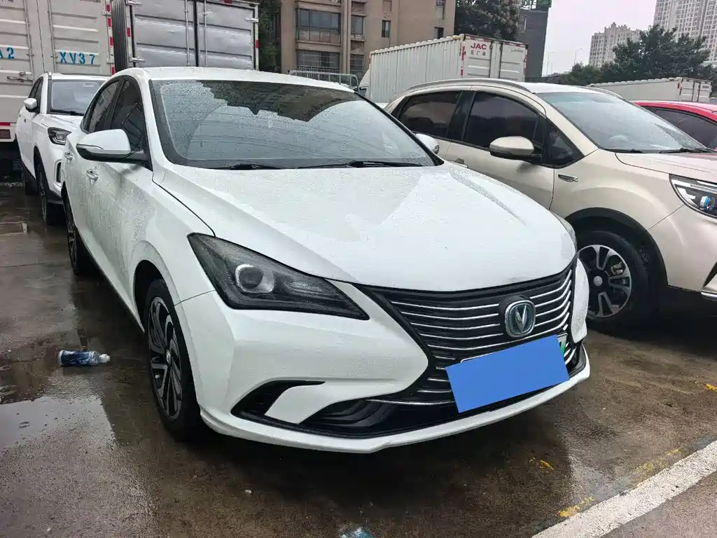 Changan Eado New Energy — миниатюра 3