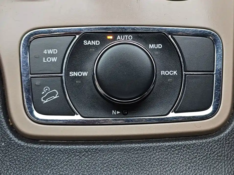 Jeep Grand Cherokee (Import) — миниатюра 15