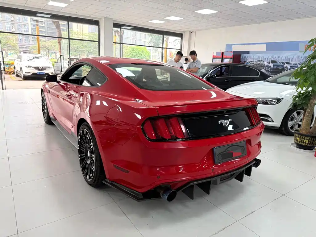 Ford Mustang — миниатюра 10
