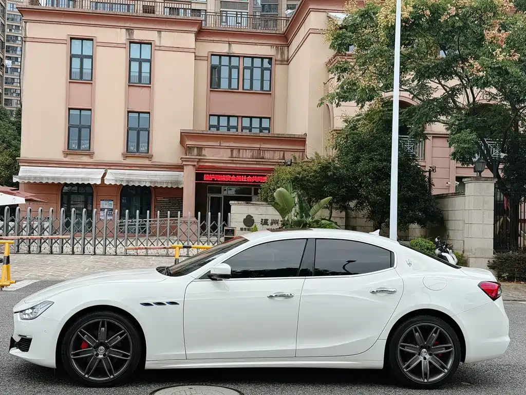 Maserati Ghibli — миниатюра 4