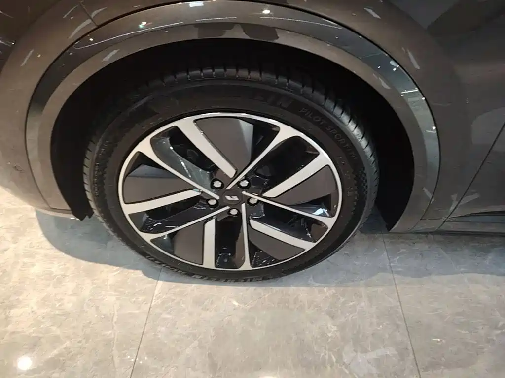 Li Auto Li L9 — миниатюра 23