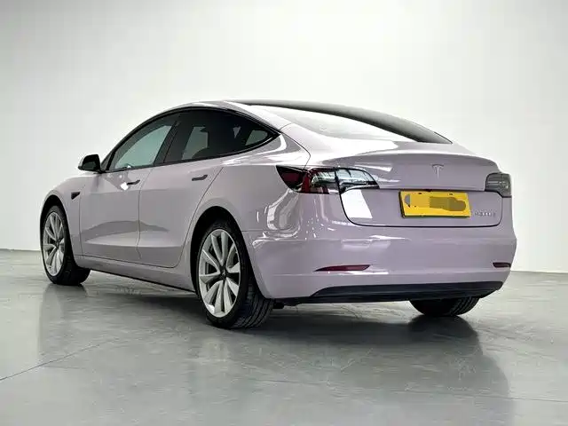 Tesla Model 3 — миниатюра 7