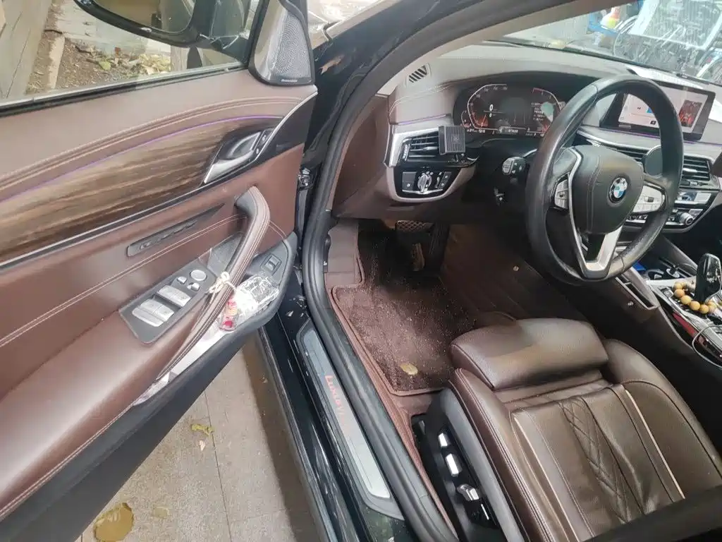 BMW 5 Series — миниатюра 17