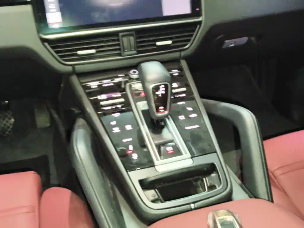 Porsche Cayenne — миниатюра 14