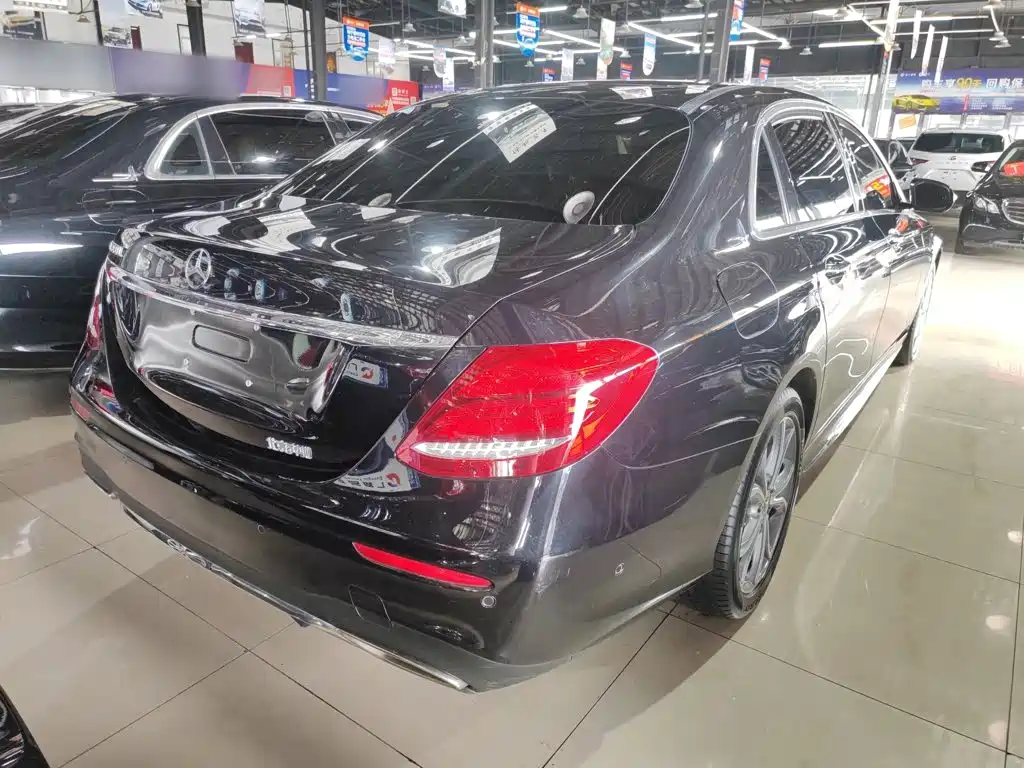 Mercedes-Benz E-Class — миниатюра 5