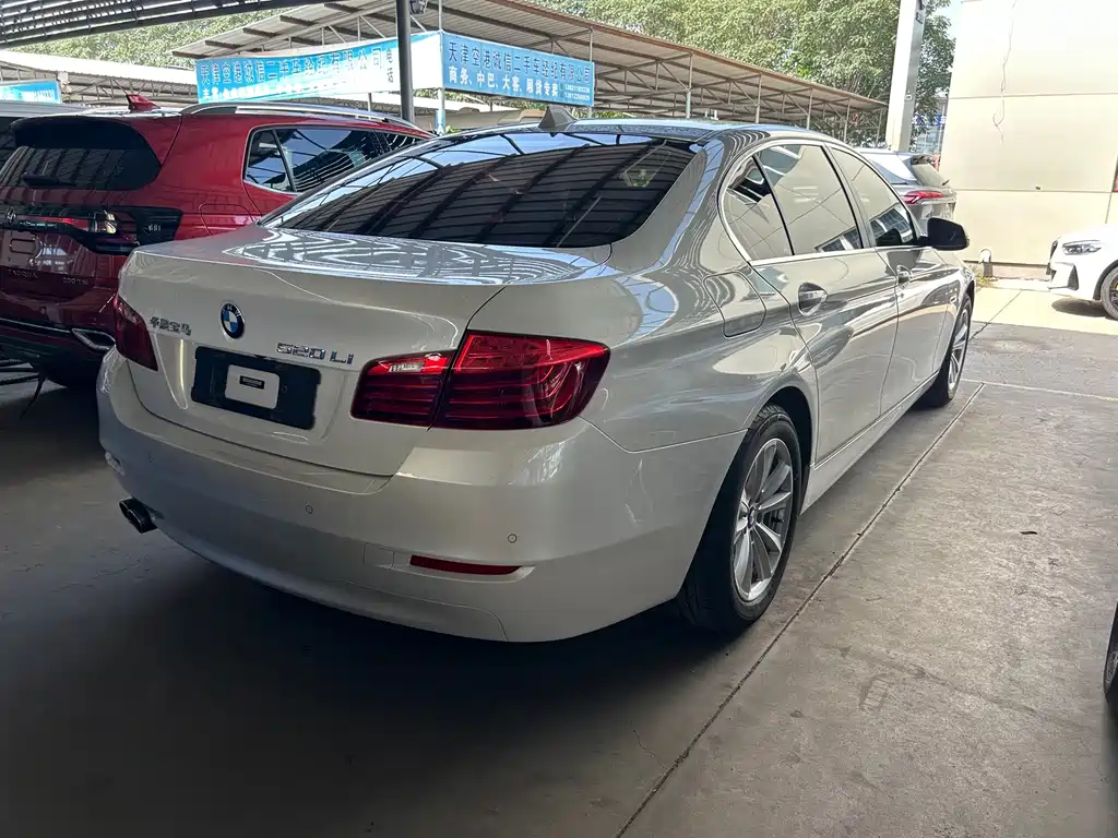 BMW 5 Series — миниатюра 4