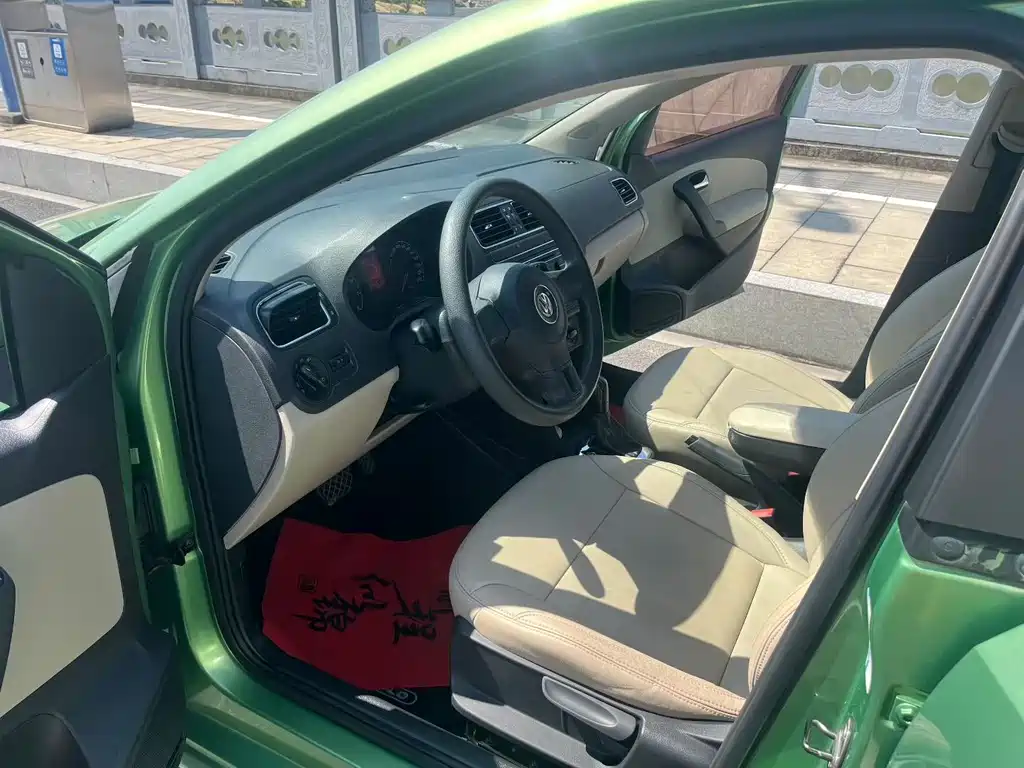 Volkswagen Polo — миниатюра 4