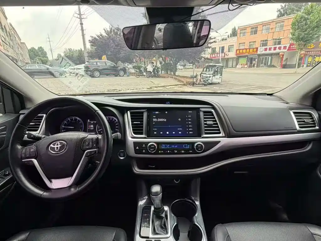 Toyota Highlander — миниатюра 9