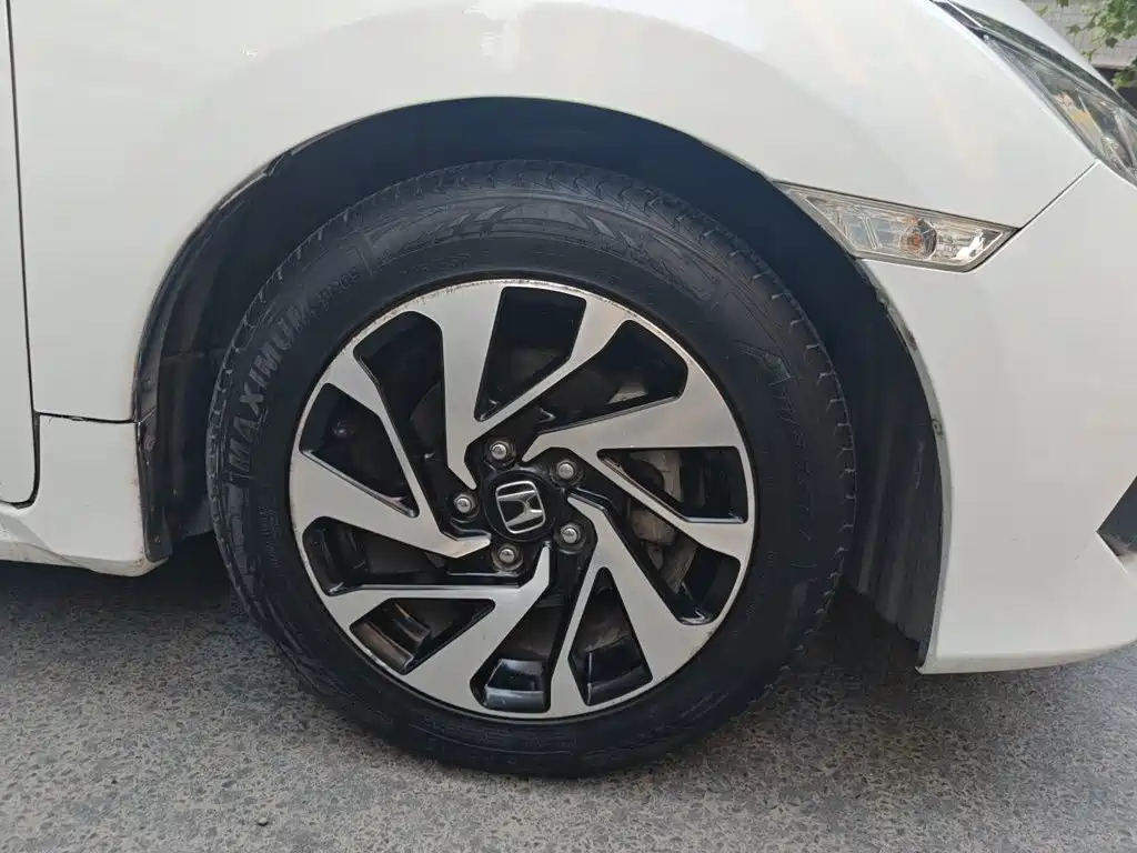 Honda Civic — миниатюра 8