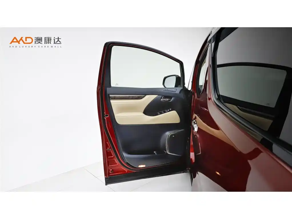 Toyota Alphard — миниатюра 11