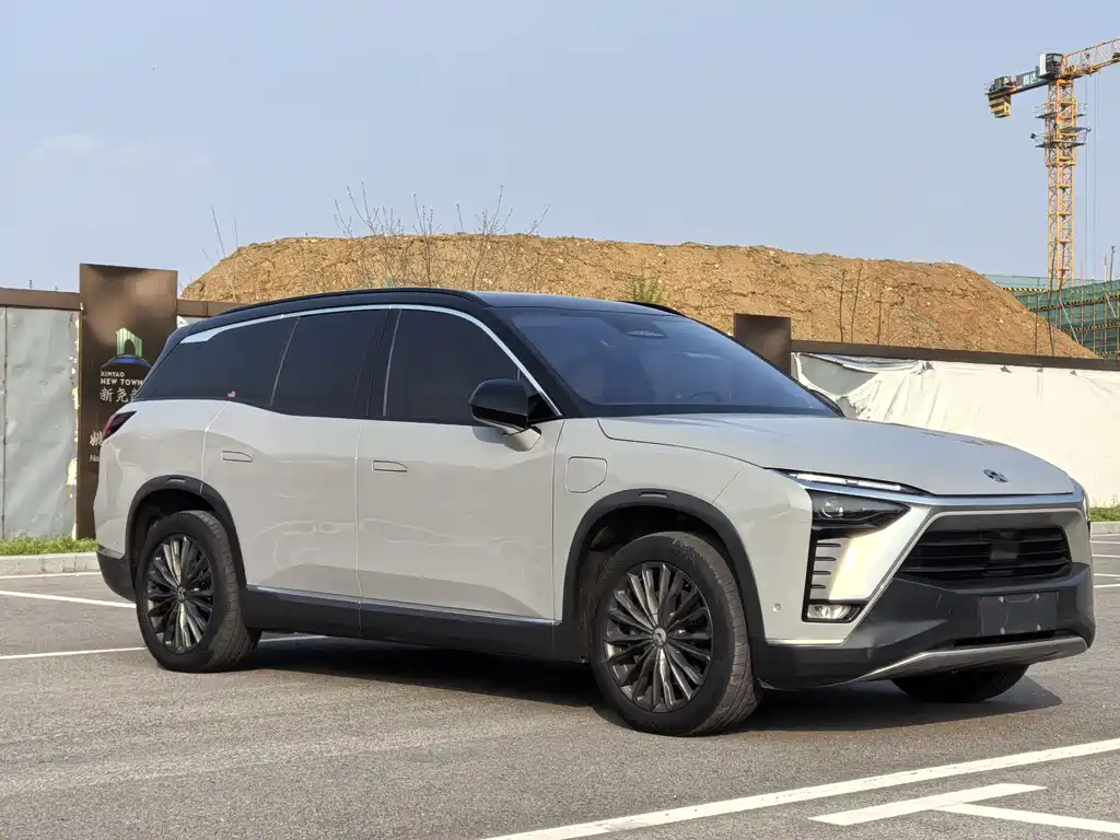 NIO ES8 2022 100kWh мест