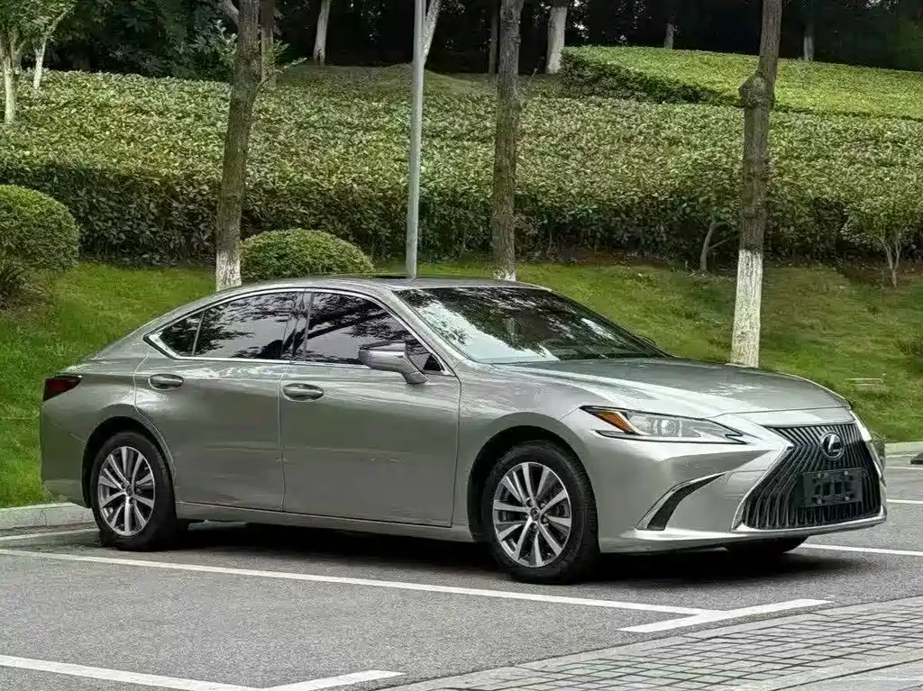 Lexus ES — миниатюра 3