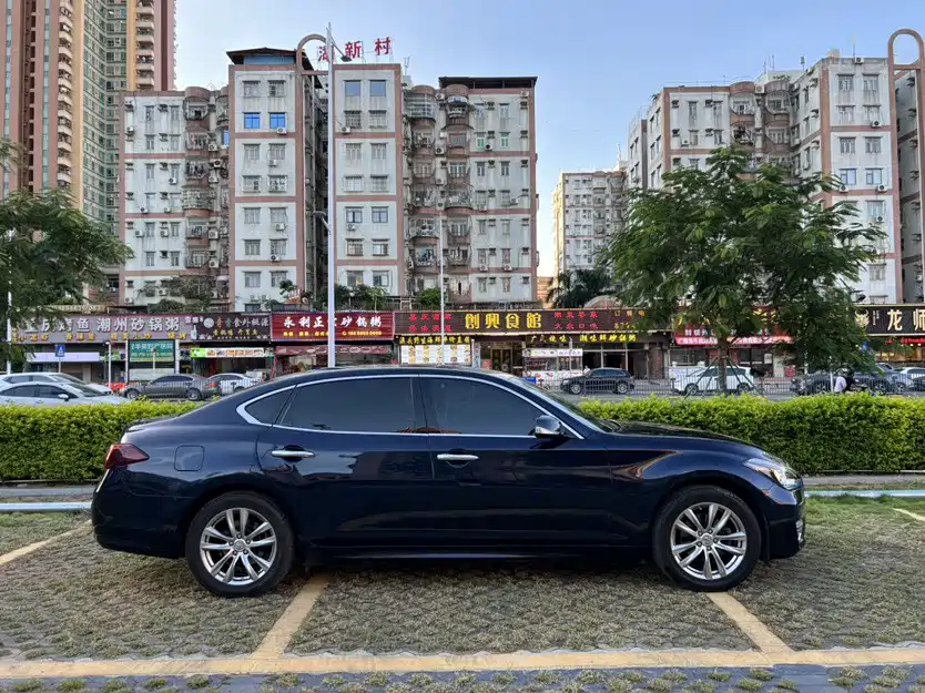 Infiniti Q70 — миниатюра 7