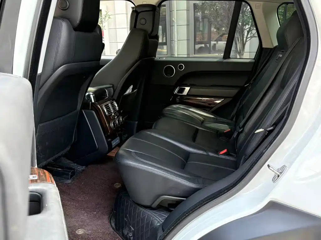 Land Rover Range Rover — миниатюра 4