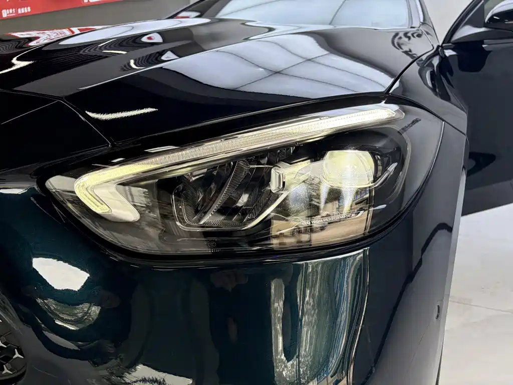 Mercedes-Benz C-Class — миниатюра 13