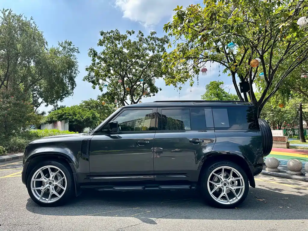 Land Rover Defender — миниатюра 9