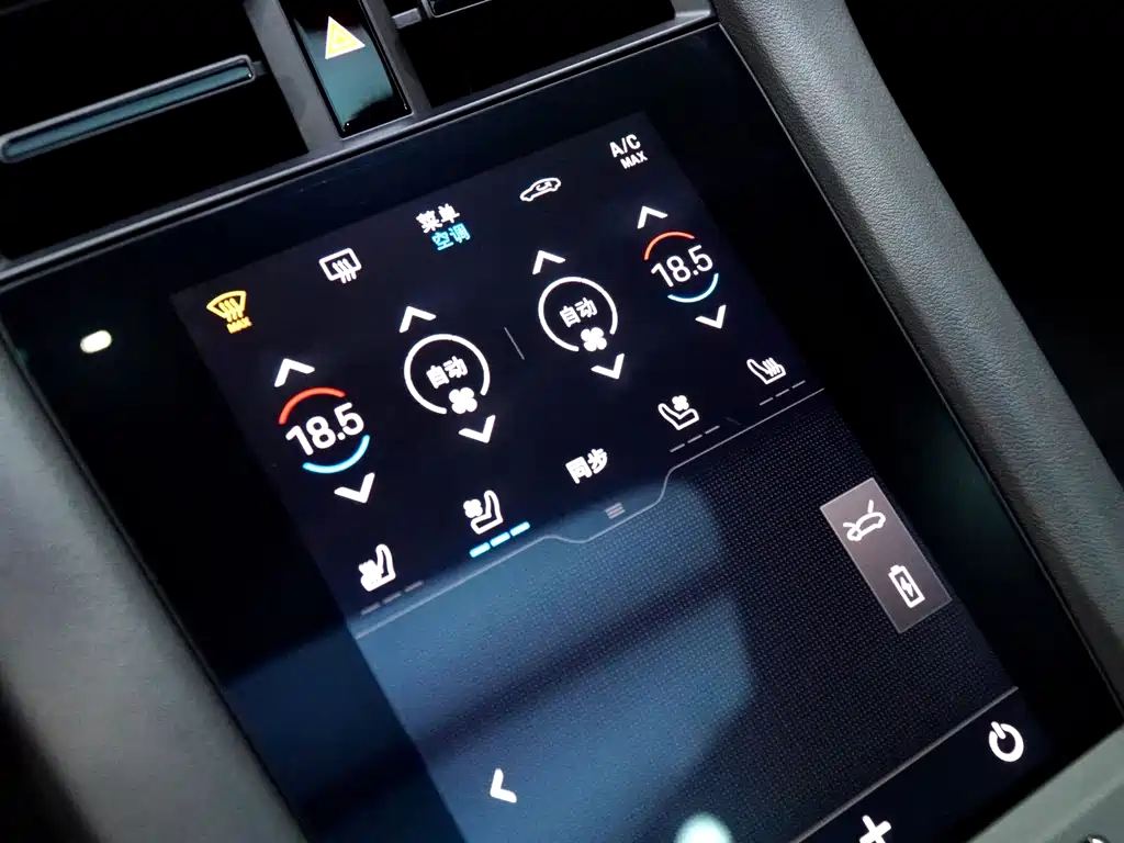 Porsche Taycan — миниатюра 12
