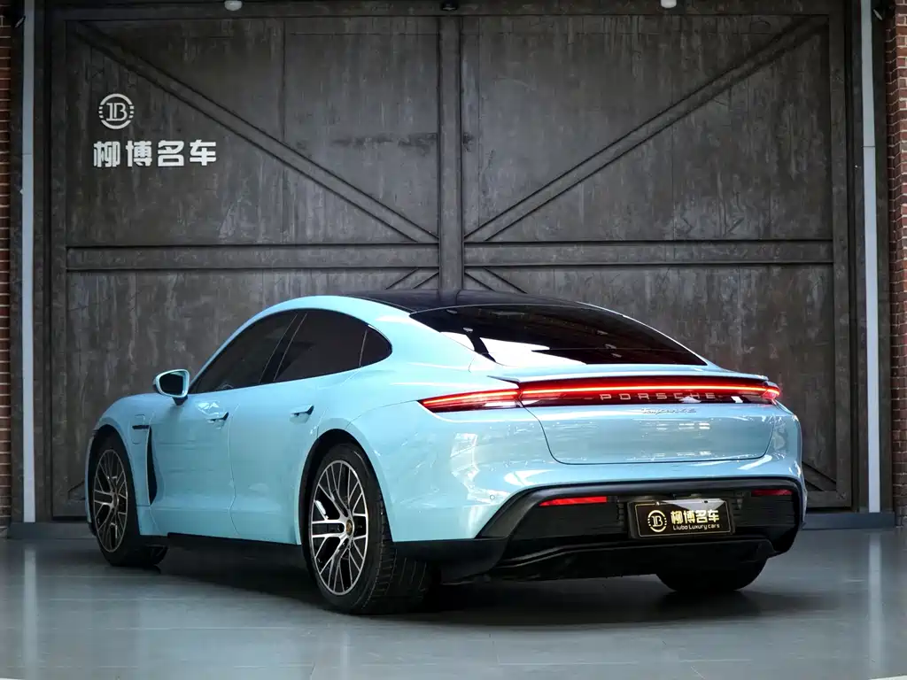 Porsche Taycan — миниатюра 3