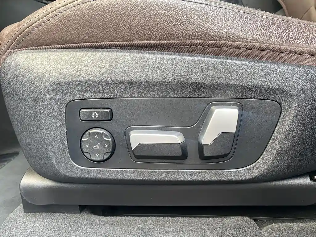 BMW iX3 — миниатюра 17