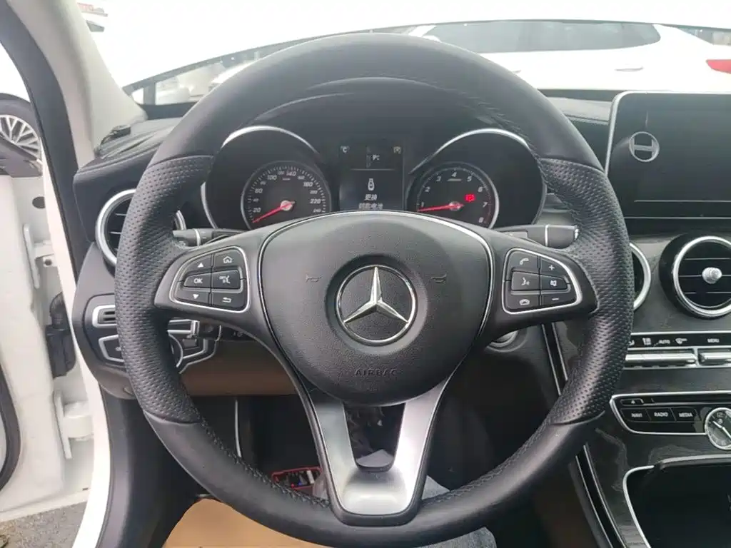 Mercedes-Benz C-Class — миниатюра 11