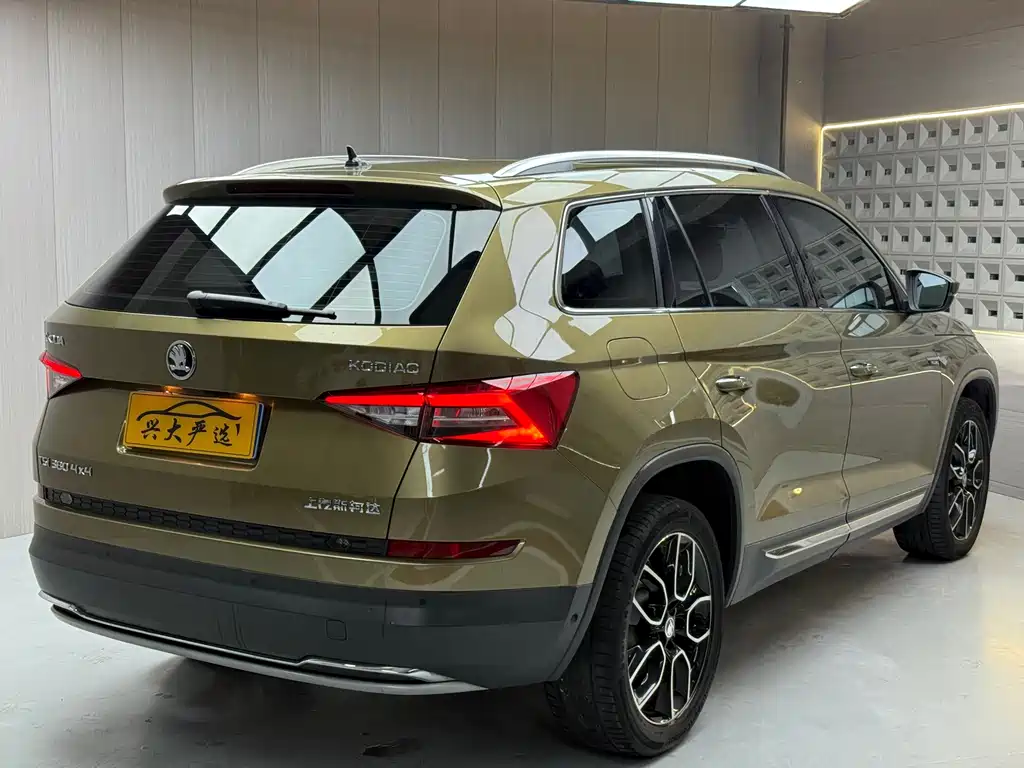 Skoda Kodiaq 2018 TSI380 7 мест Flagship