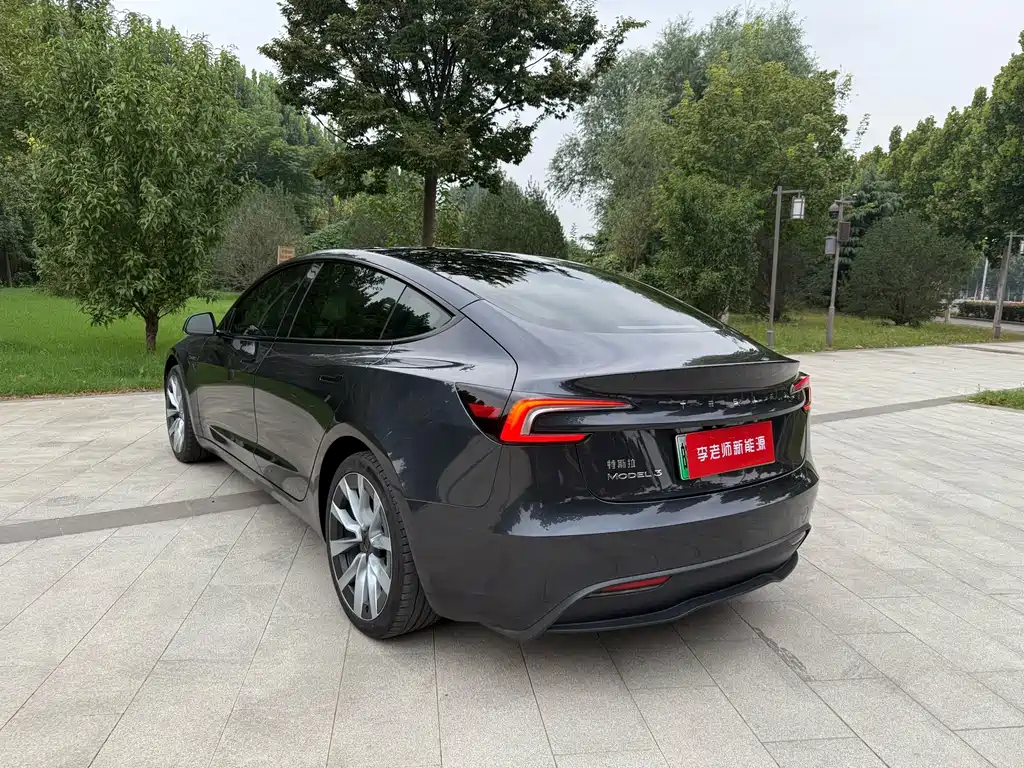 Tesla Model 3 — миниатюра 6