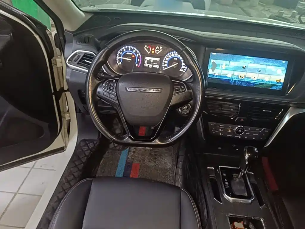 Venucia T90 — миниатюра 11