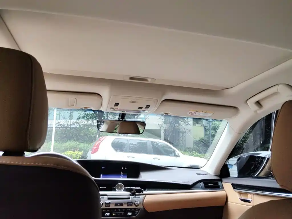 Lexus ES — миниатюра 9